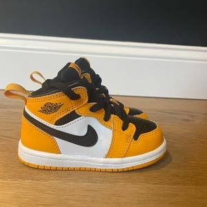 Nike Air Jordan 1 Black/Yellow Toddler Size 7C Gently worn without box